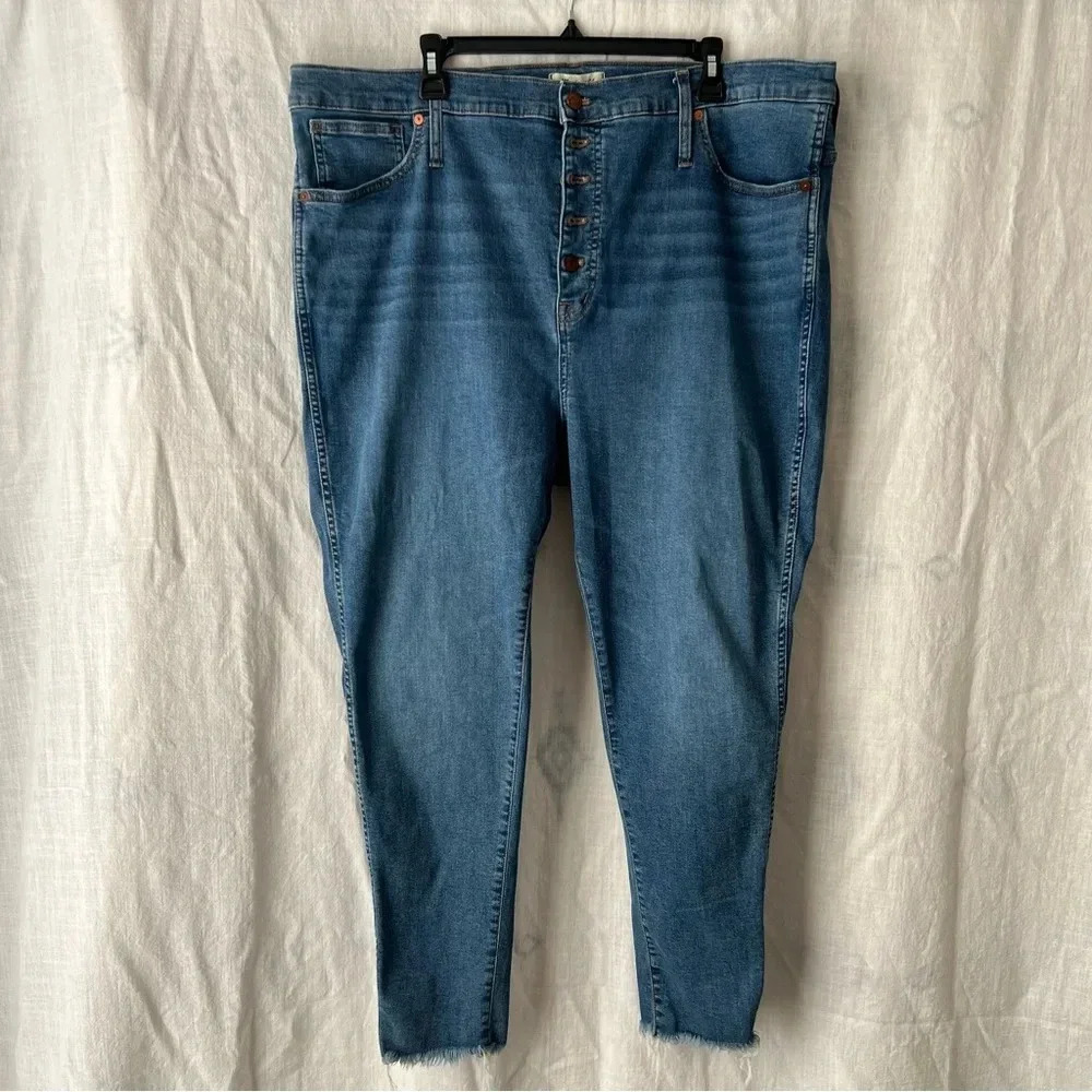 Madewell Women's Blue Denim 10" High Rise Button Fly Raw Hem
